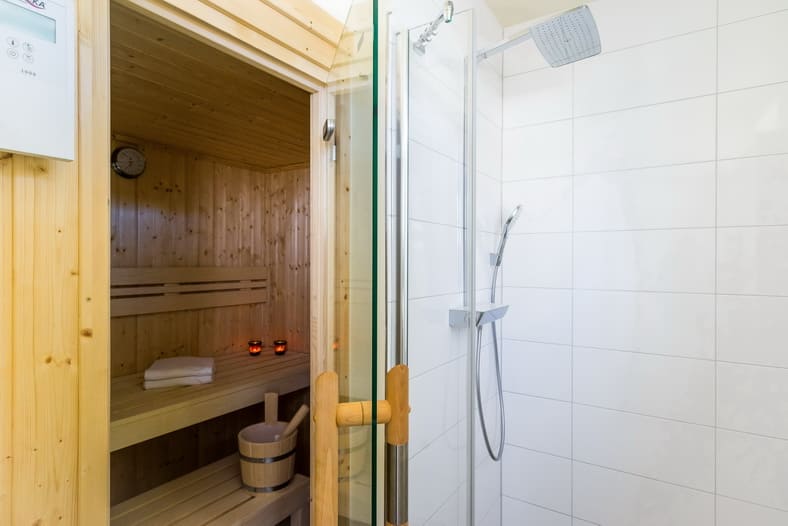 Ferienhaus Rügensonne Sauna und Dusche im EG